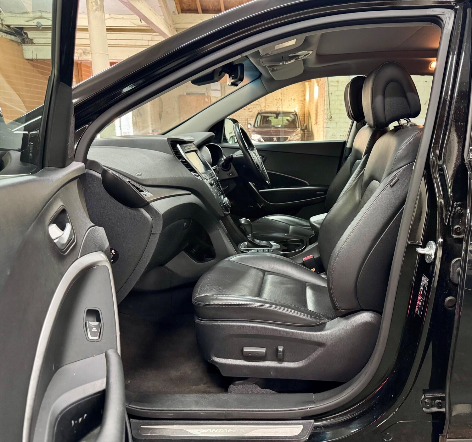 Used Hyundai Santa Fe 2016 for sale - 77841654: Photo 17