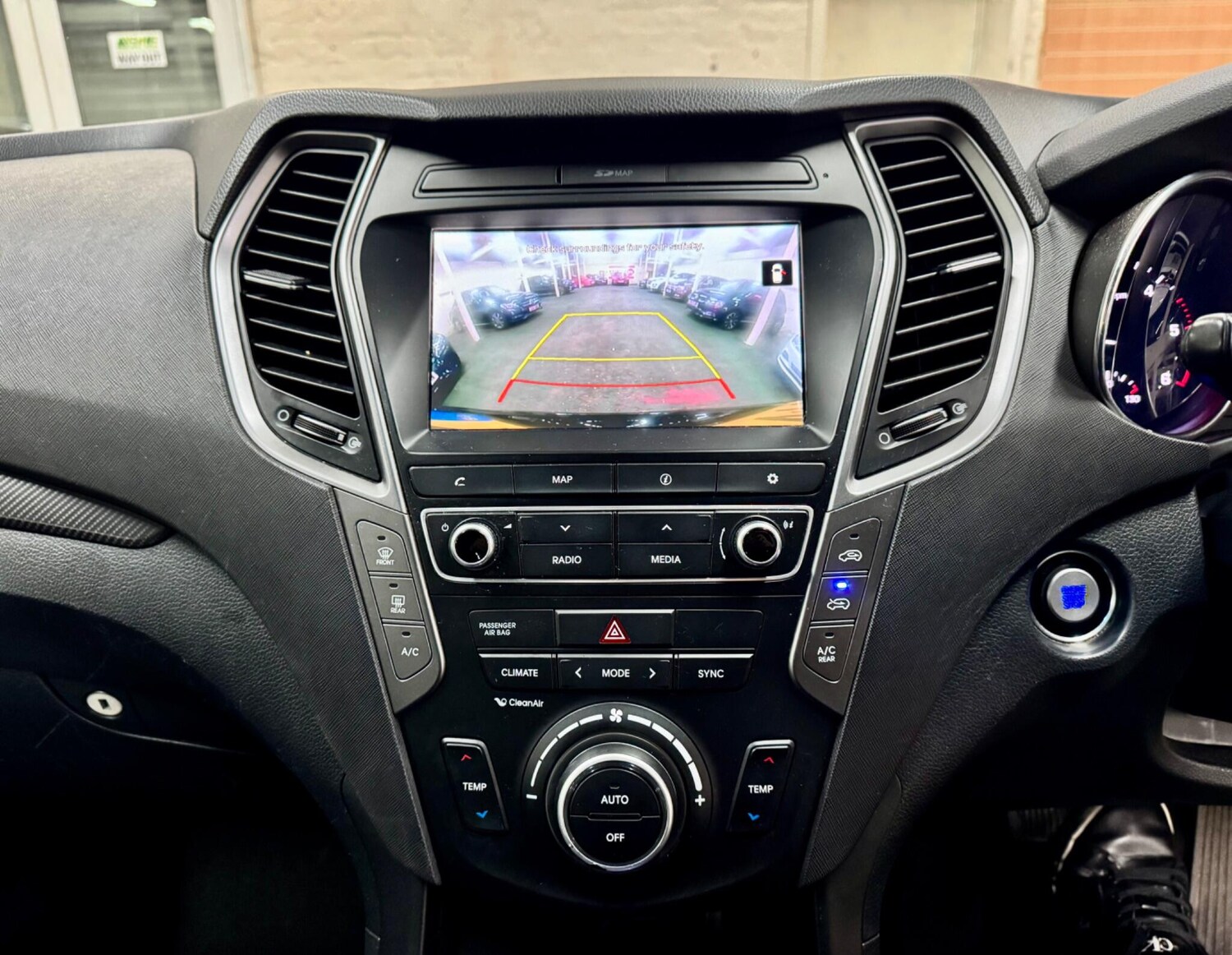 Used Hyundai Santa Fe 2016 for sale - 77841654: Photo 24