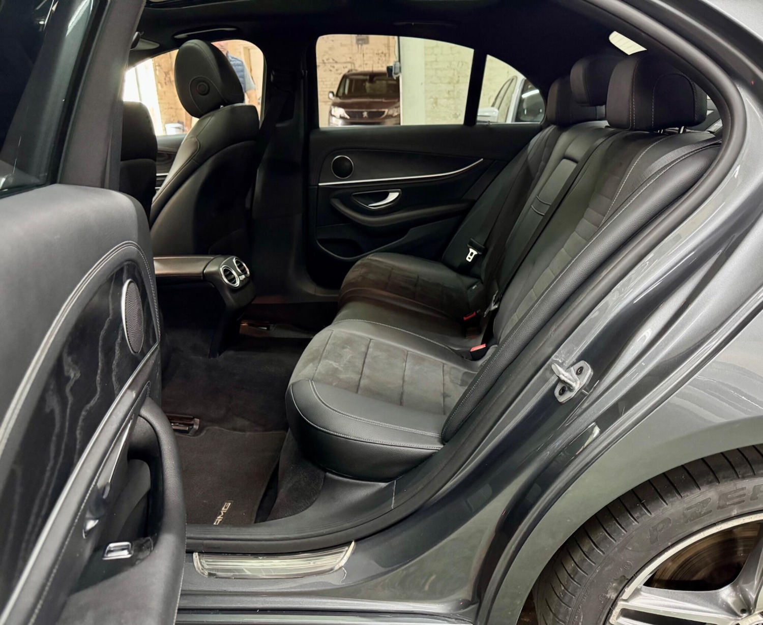 Used Mercedes-Benz E Class 2018 for sale - 76690889: Photo 19