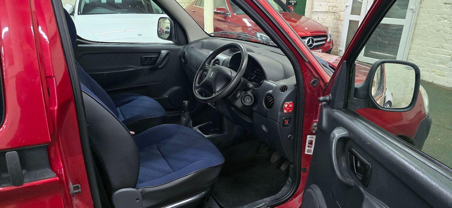 Used Peugeot Partner 2010 for sale - 77715562: Photo 17