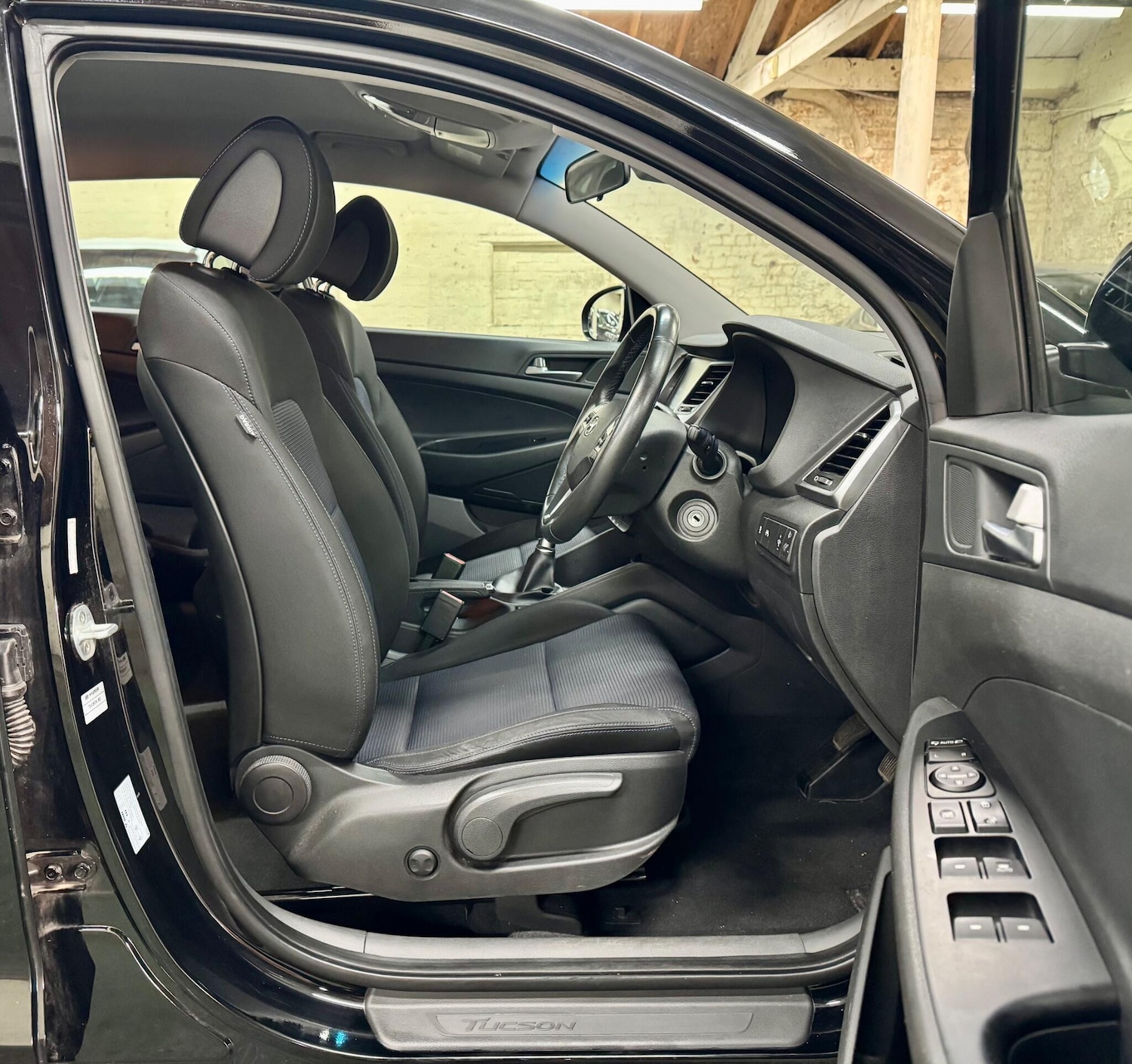 Used Hyundai TUCSON 2017 for sale - 77563668: Photo 14