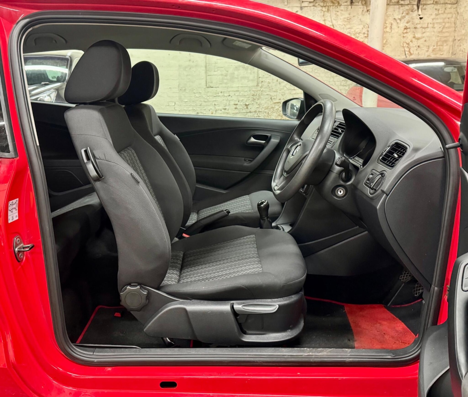 Used Volkswagen Polo 2015 for sale - 77205810: Photo 15