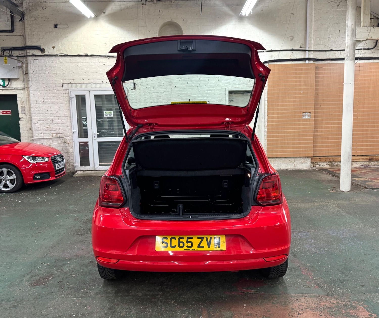 Used Volkswagen Polo 2015 for sale - 77205810: Photo 8