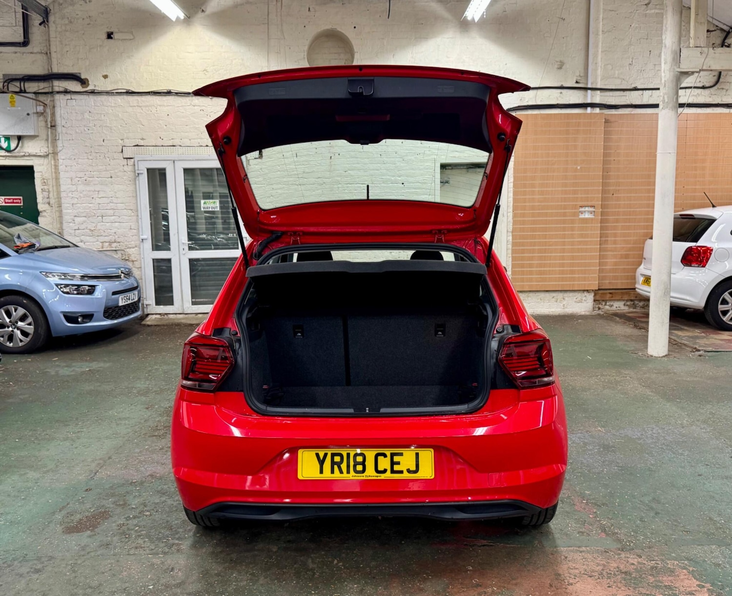 Used Volkswagen Polo 2018 for sale - 76690894: Photo 8