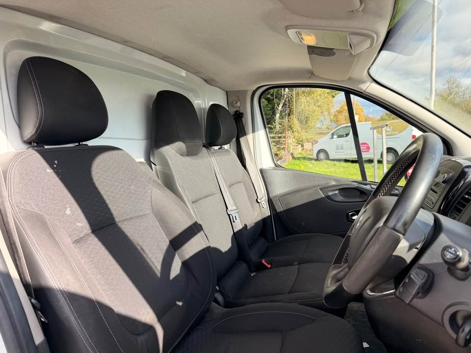 Used Vauxhall Vivaro 2017 for sale - 77106187: Photo 10
