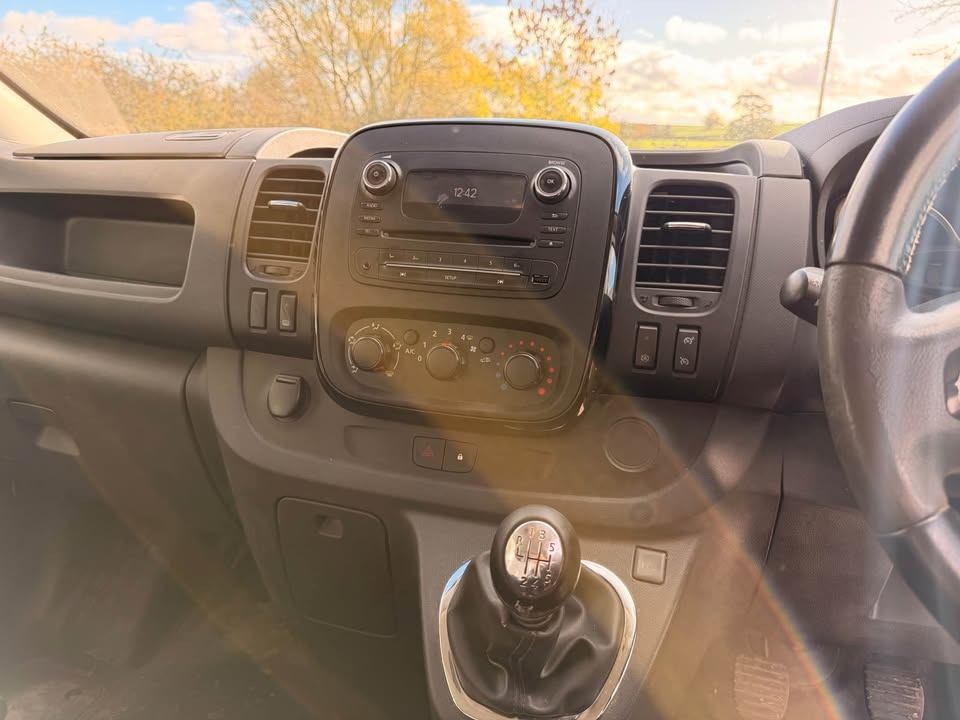 Used Vauxhall Vivaro 2017 for sale - 77106187: Photo 11