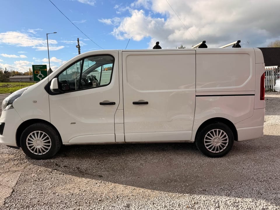 Used Vauxhall Vivaro 2017 for sale - 77106187: Photo 3