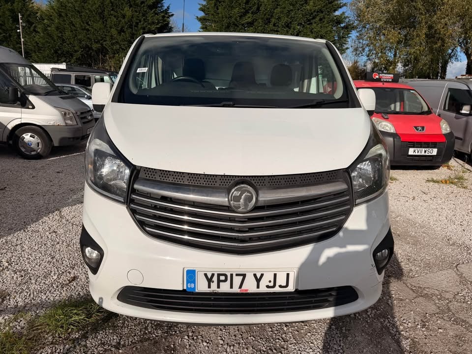 Used Vauxhall Vivaro 2017 for sale - 77106187: Photo 4