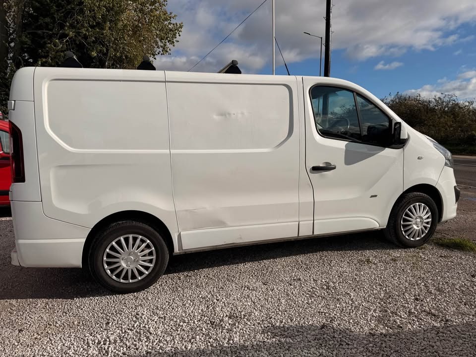 Used Vauxhall Vivaro 2017 for sale - 77106187: Photo 5