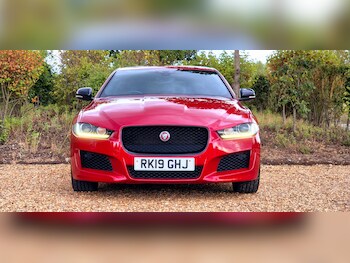 Used Jaguar XE 2019 for sale - 75310088: Photo