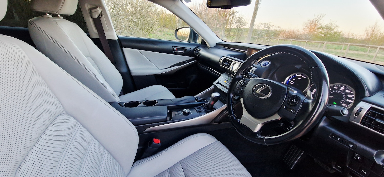 Used Lexus IS 2017 for sale - 77979083: Photo 10