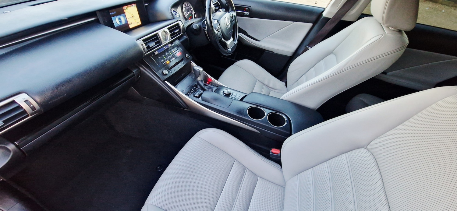 Used Lexus IS 2017 for sale - 77979083: Photo 26