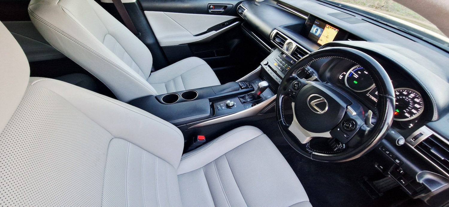 Used Lexus IS 2017 for sale - 77979083: Photo 29