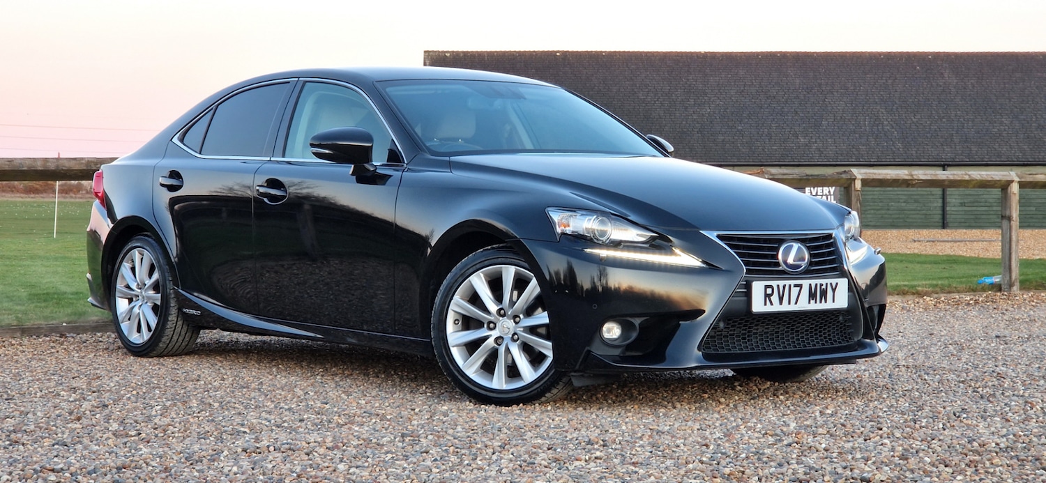 Used Lexus IS 2017 for sale - 77979083: Photo 3
