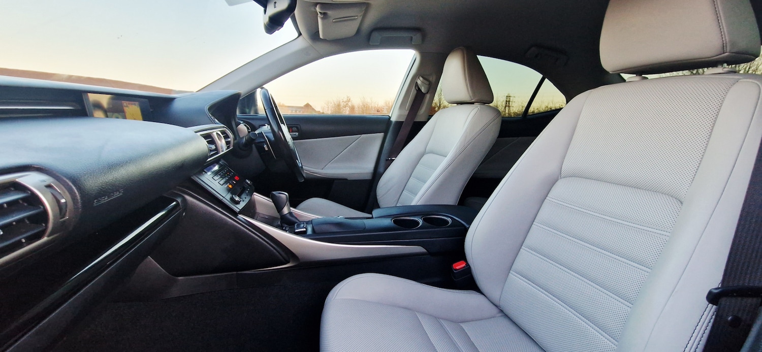 Used Lexus IS 2017 for sale - 77979083: Photo 35