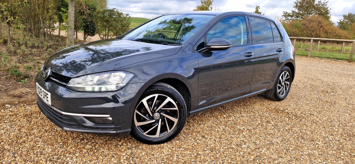 Used Volkswagen Golf 2019 for sale - 76238524: Photo 1