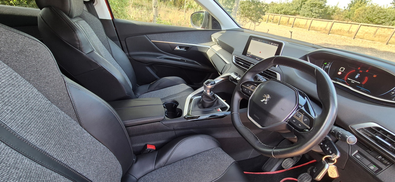 Used Peugeot 3008 2017 for sale - 77277702: Photo 30