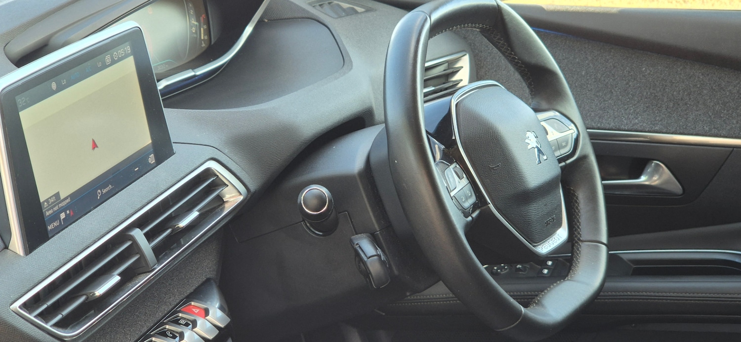 Used Peugeot 3008 2017 for sale - 77277702: Photo 36