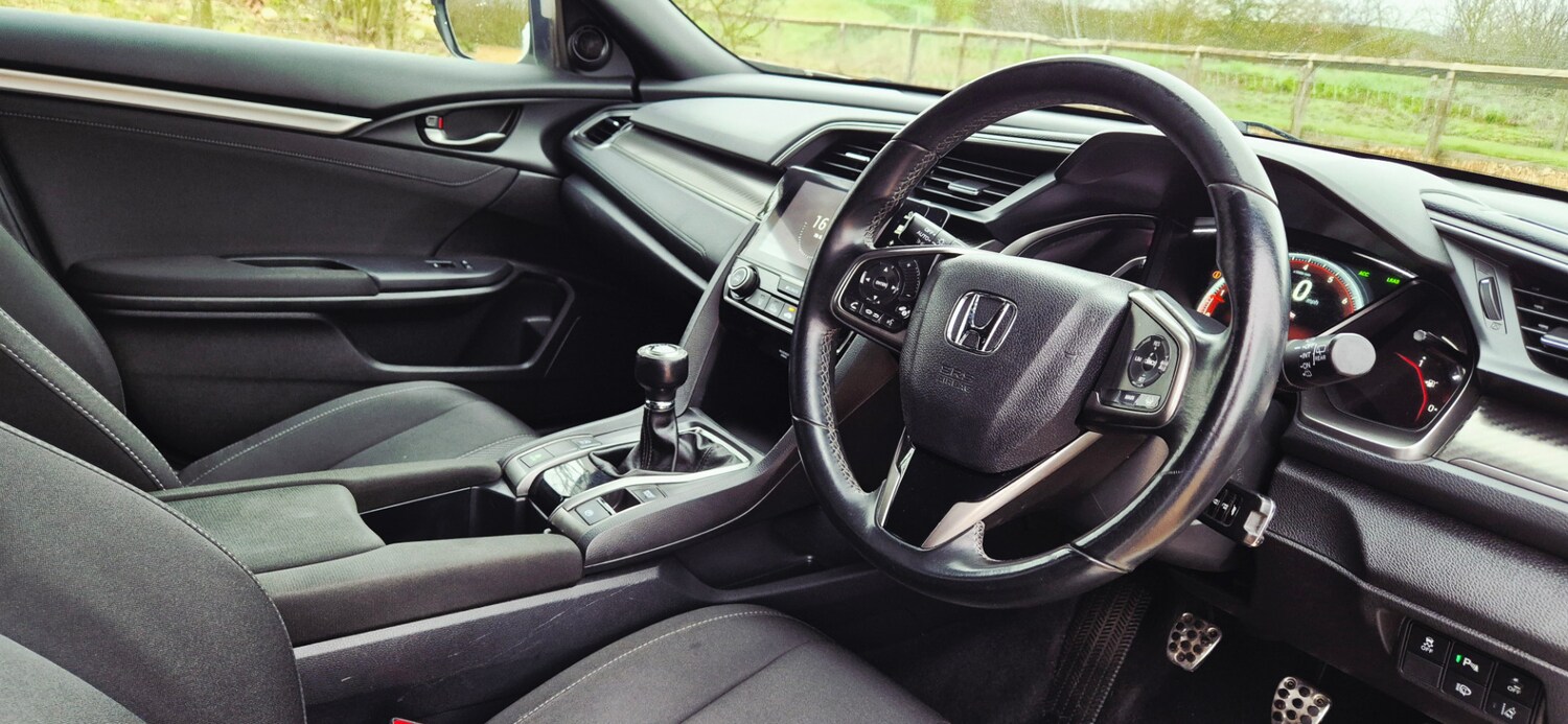 Used Honda Civic 2017 for sale - 77979085: Photo 9