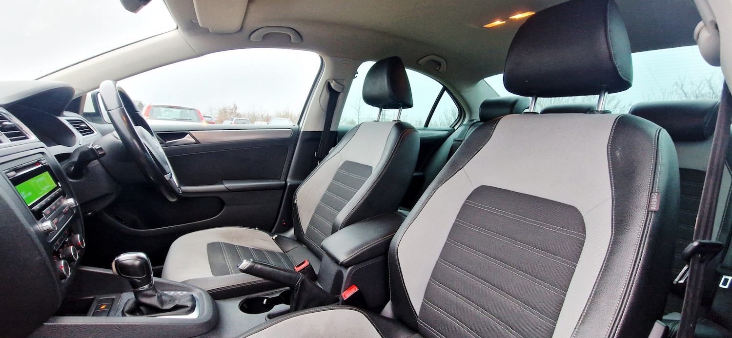 Used Volkswagen Jetta 2012 for sale - 77673944: Photo 32