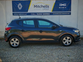 Used Dacia Sandero 2023 for sale - 76869855: Photo