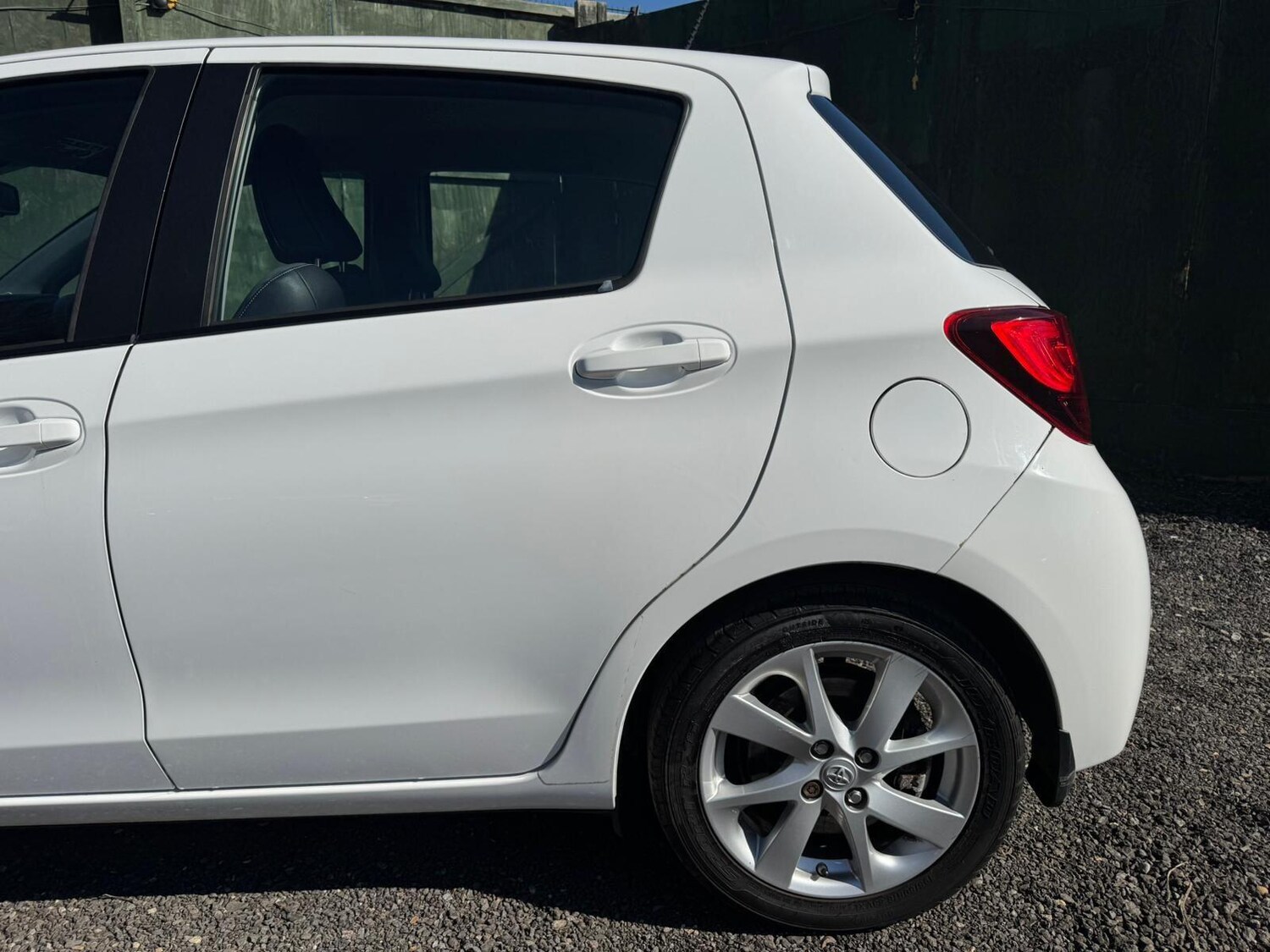 Used Toyota Yaris for sale - 77940445: Photo 25