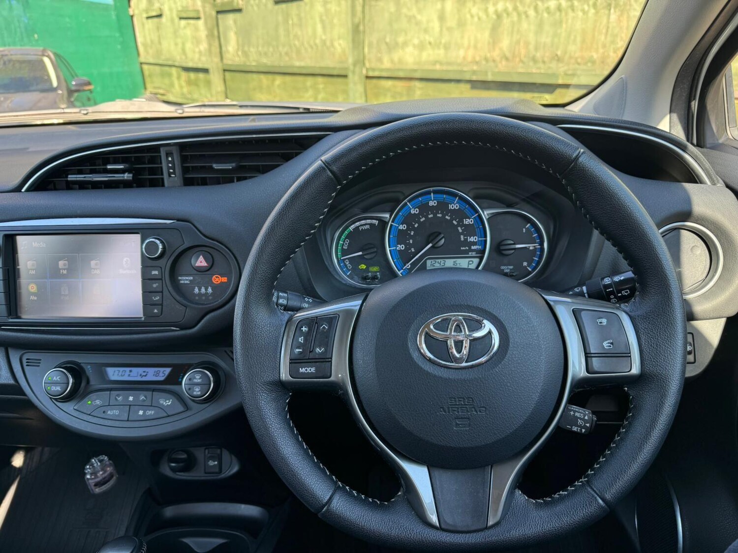 Used Toyota Yaris for sale - 77940445: Photo 26