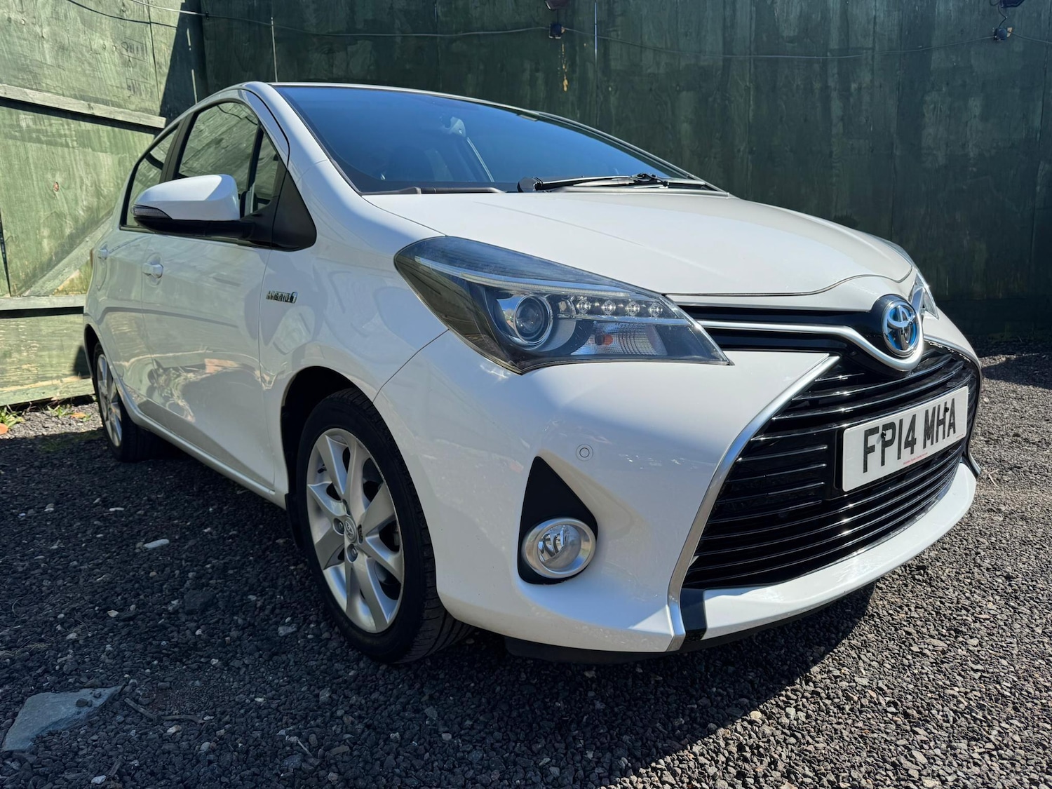 Used Toyota Yaris for sale - 77940445: Photo 3