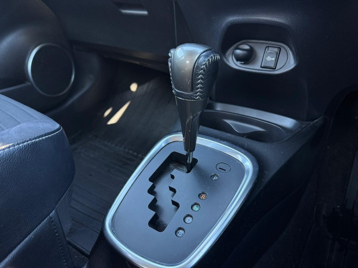 Used Toyota Yaris for sale - 77940445: Photo 32