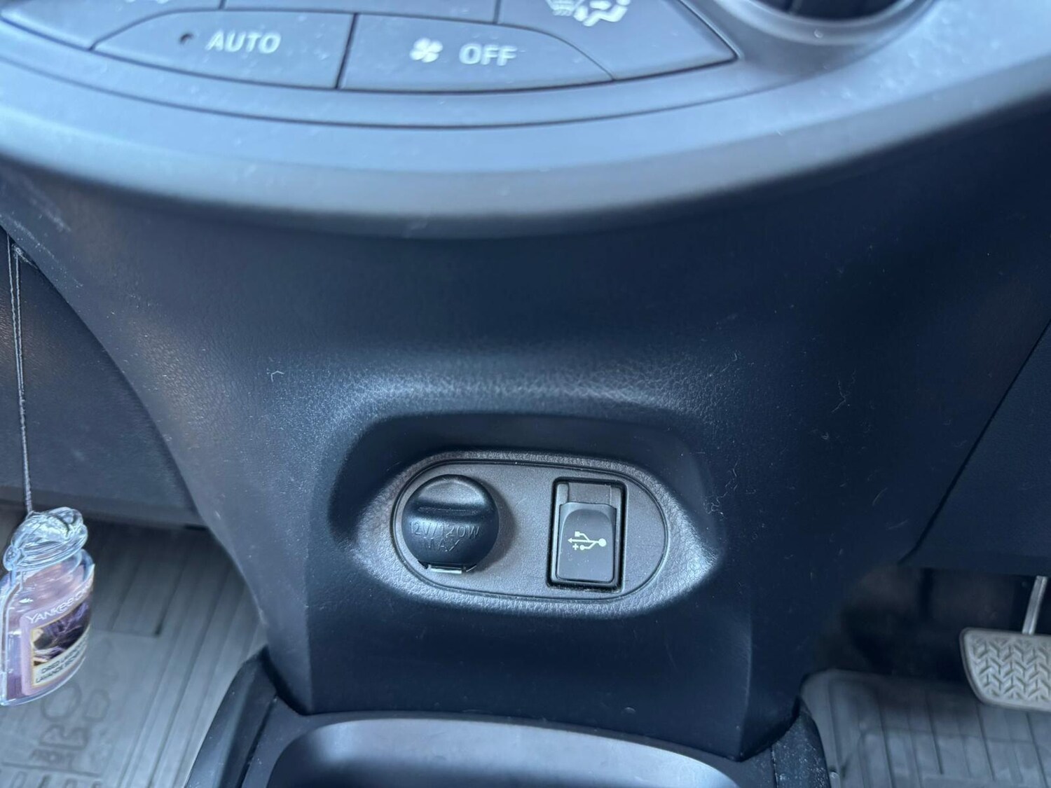 Used Toyota Yaris for sale - 77940445: Photo 39