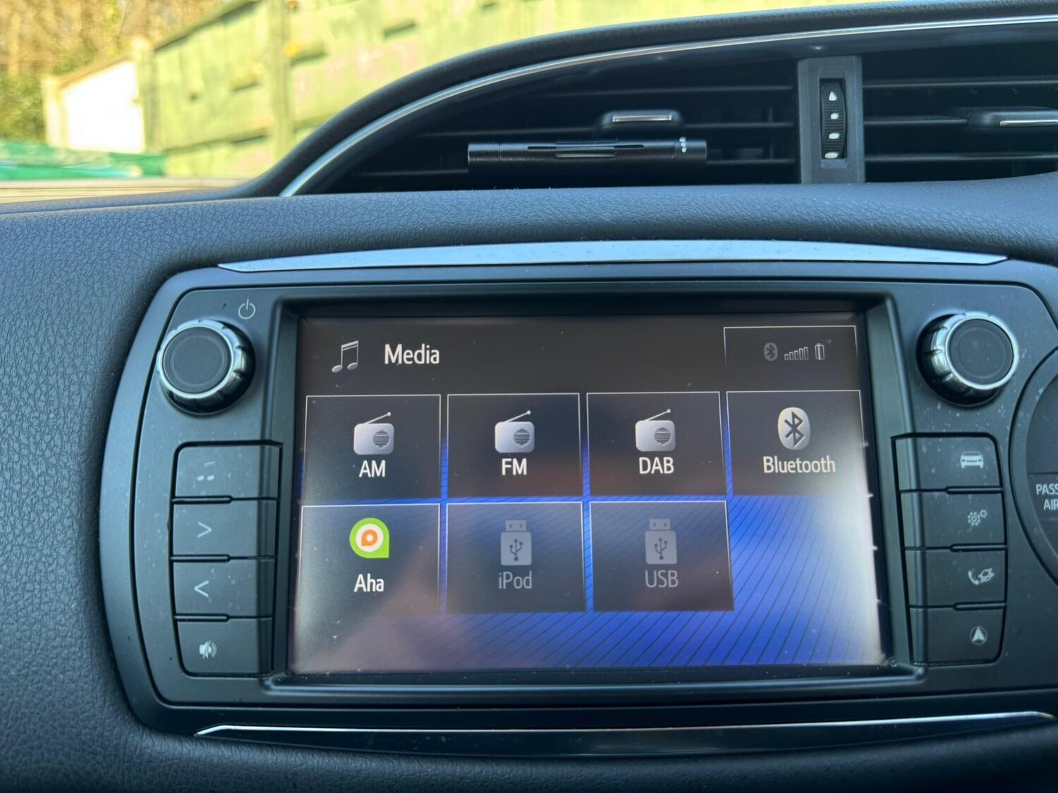 Used Toyota Yaris for sale - 77940445: Photo 42