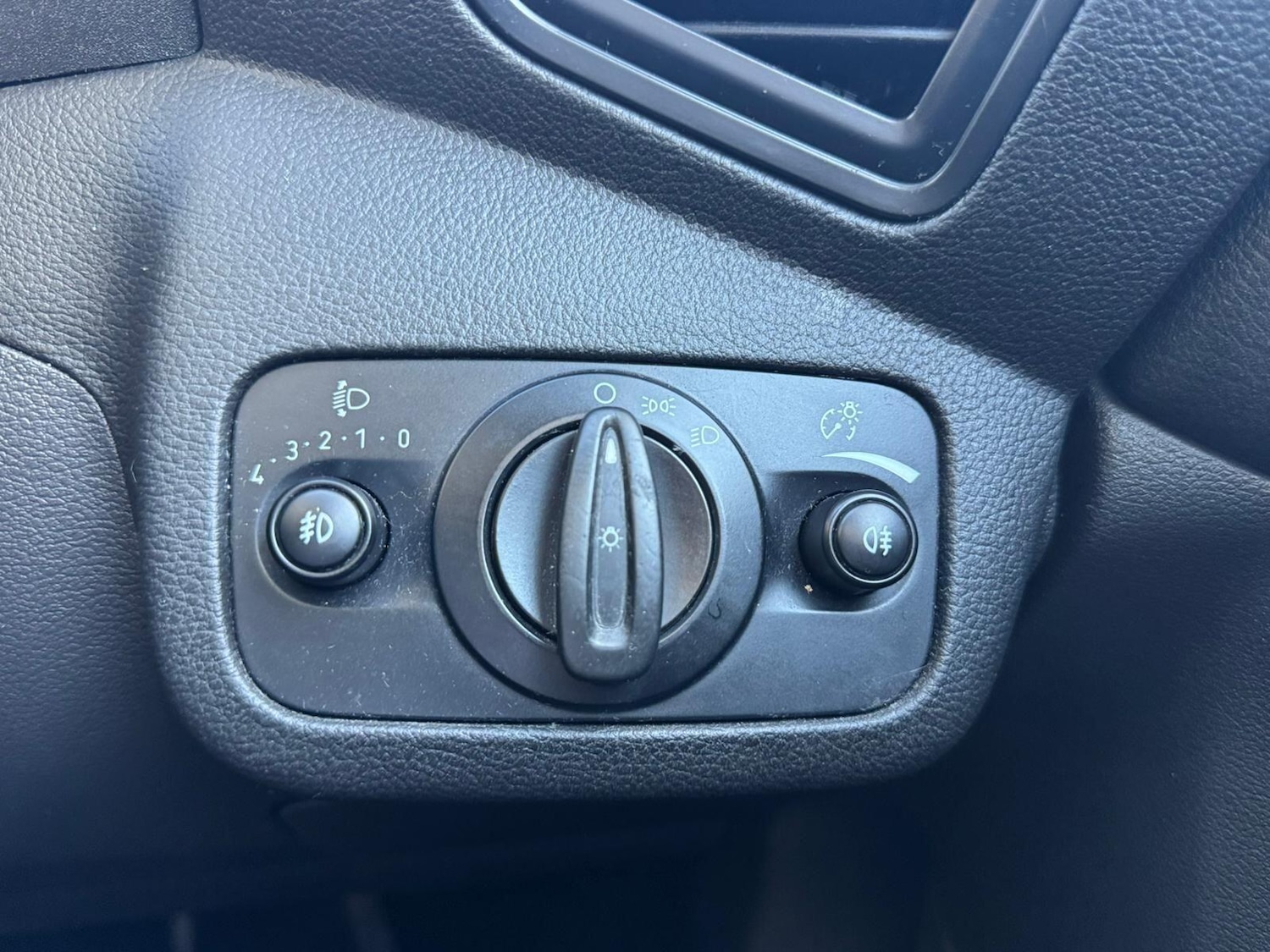 Used Ford Kuga 2016 for sale - 77290705: Photo 41