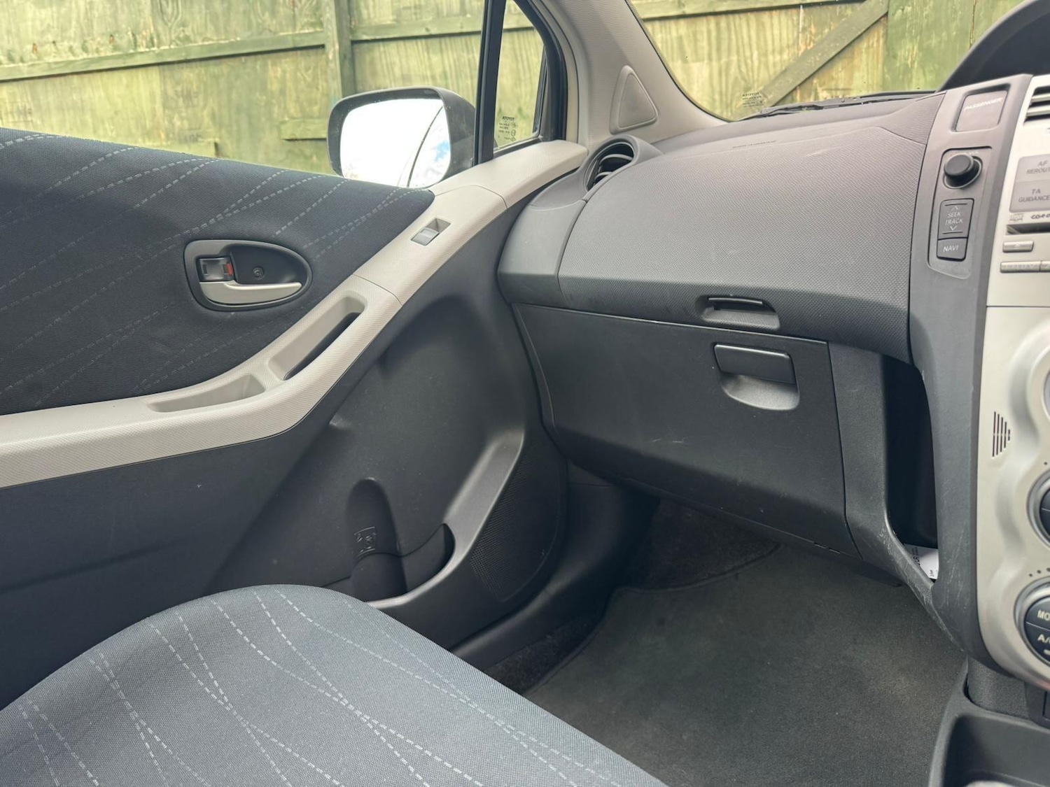 Used Toyota Yaris 2006 for sale - 77705301: Photo 43