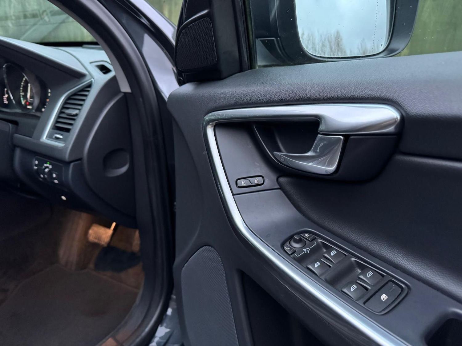 Used Volvo XC60 2016 for sale - 76952325: Photo 28