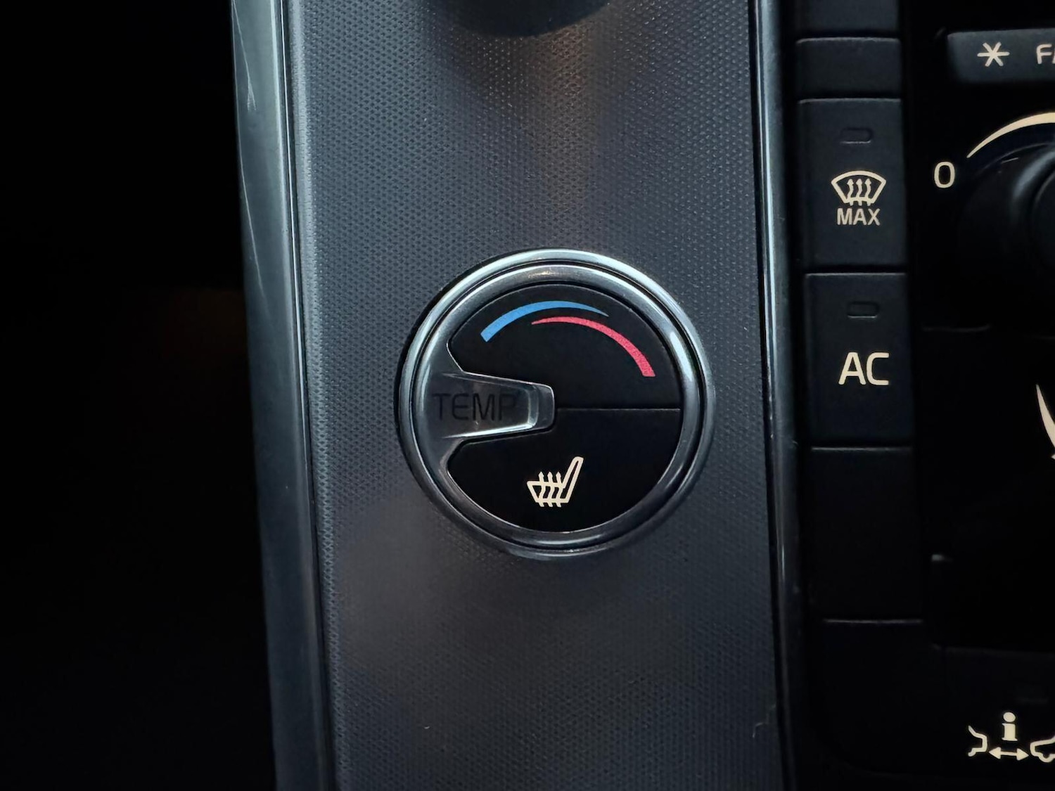 Used Volvo XC60 2016 for sale - 76952325: Photo 45