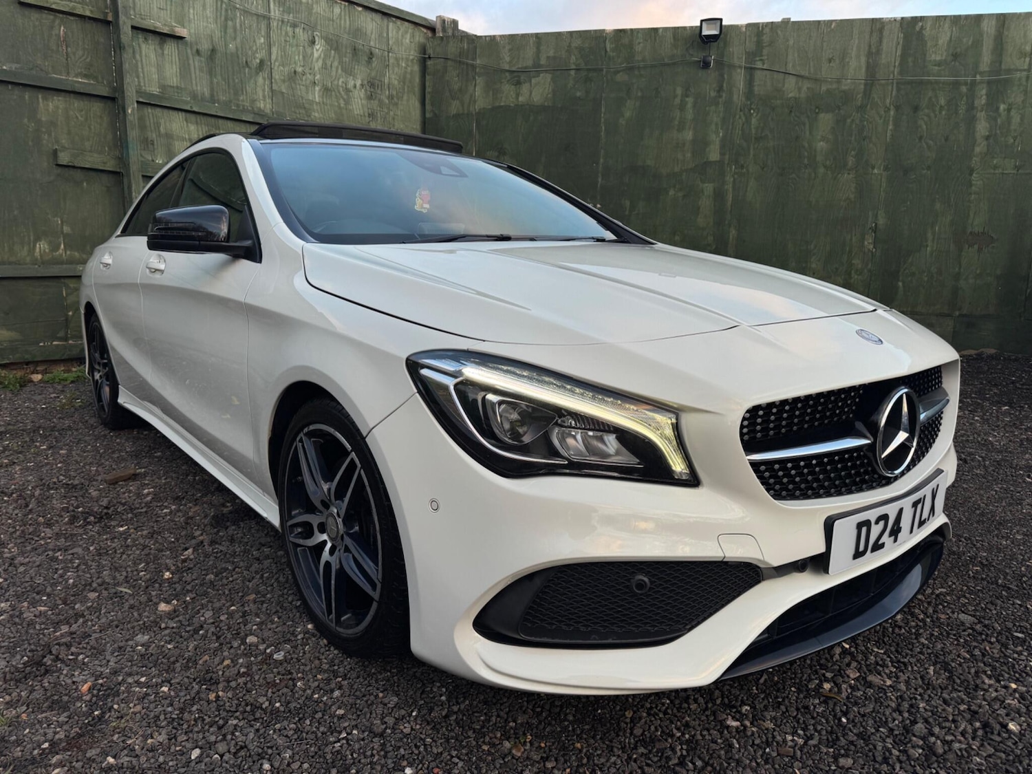 Used Mercedes-Benz CLA 2017 for sale - 77345623: Photo 2