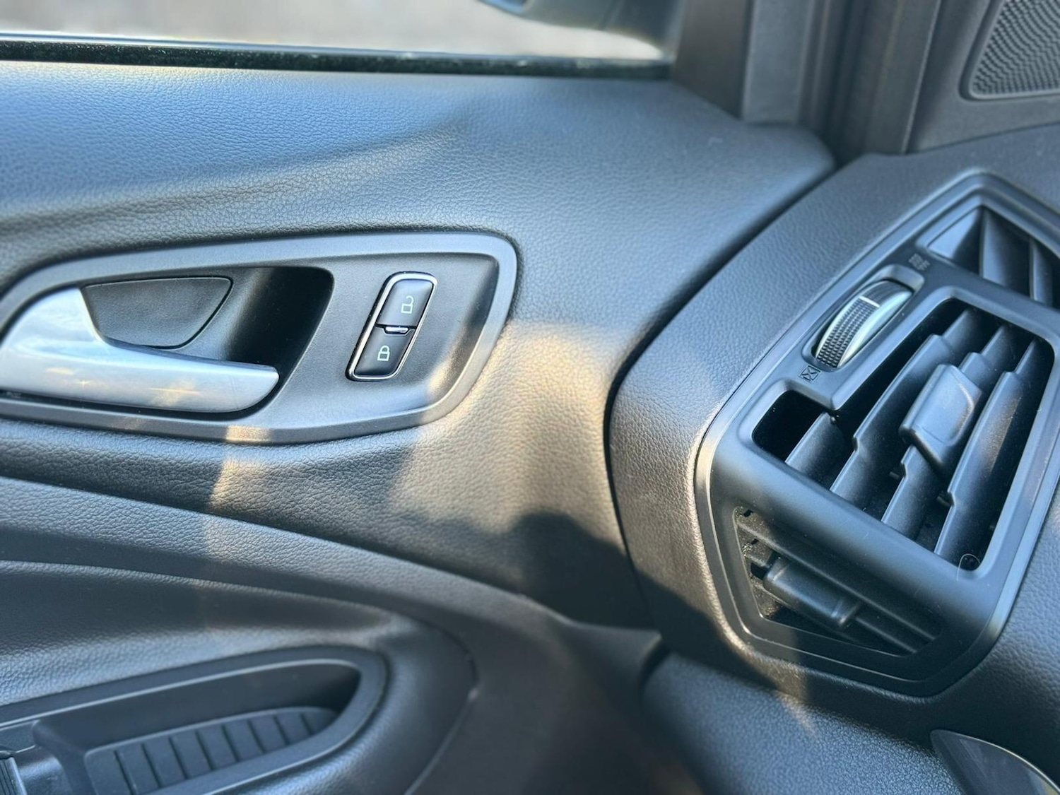 Used Ford Kuga 2016 for sale - 76666714: Photo 37