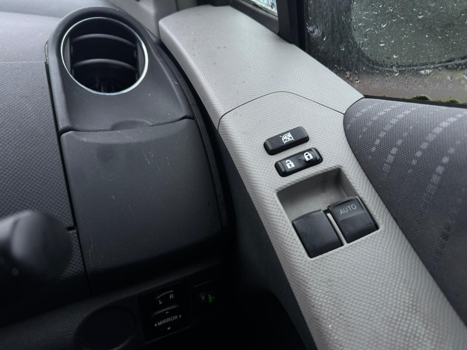 Used Toyota Yaris for sale - 77538577: Photo 31