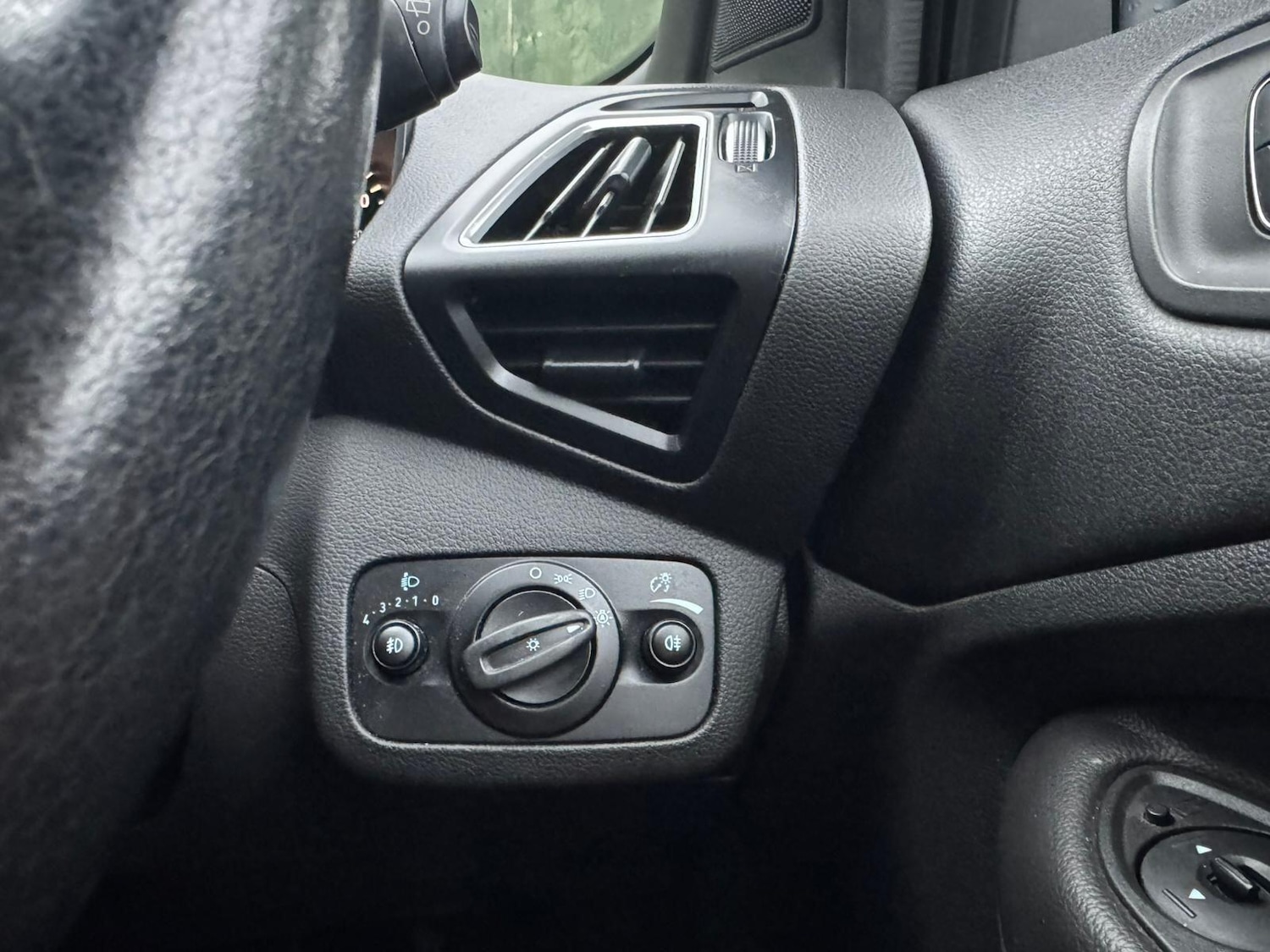 Used Ford Kuga 2017 for sale - 77799379: Photo 44