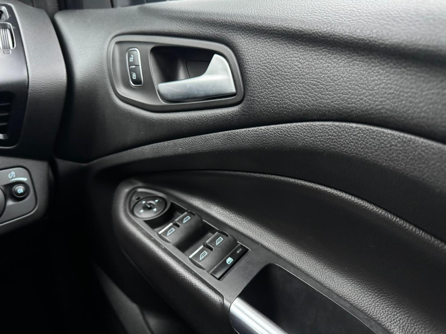 Used Ford Kuga 2017 for sale - 77799379: Photo 46