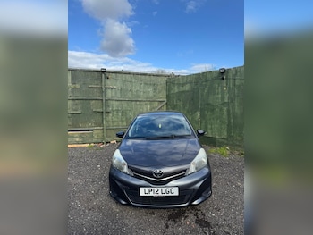 Used Toyota Yaris 2012 for sale - 78245417: Photo