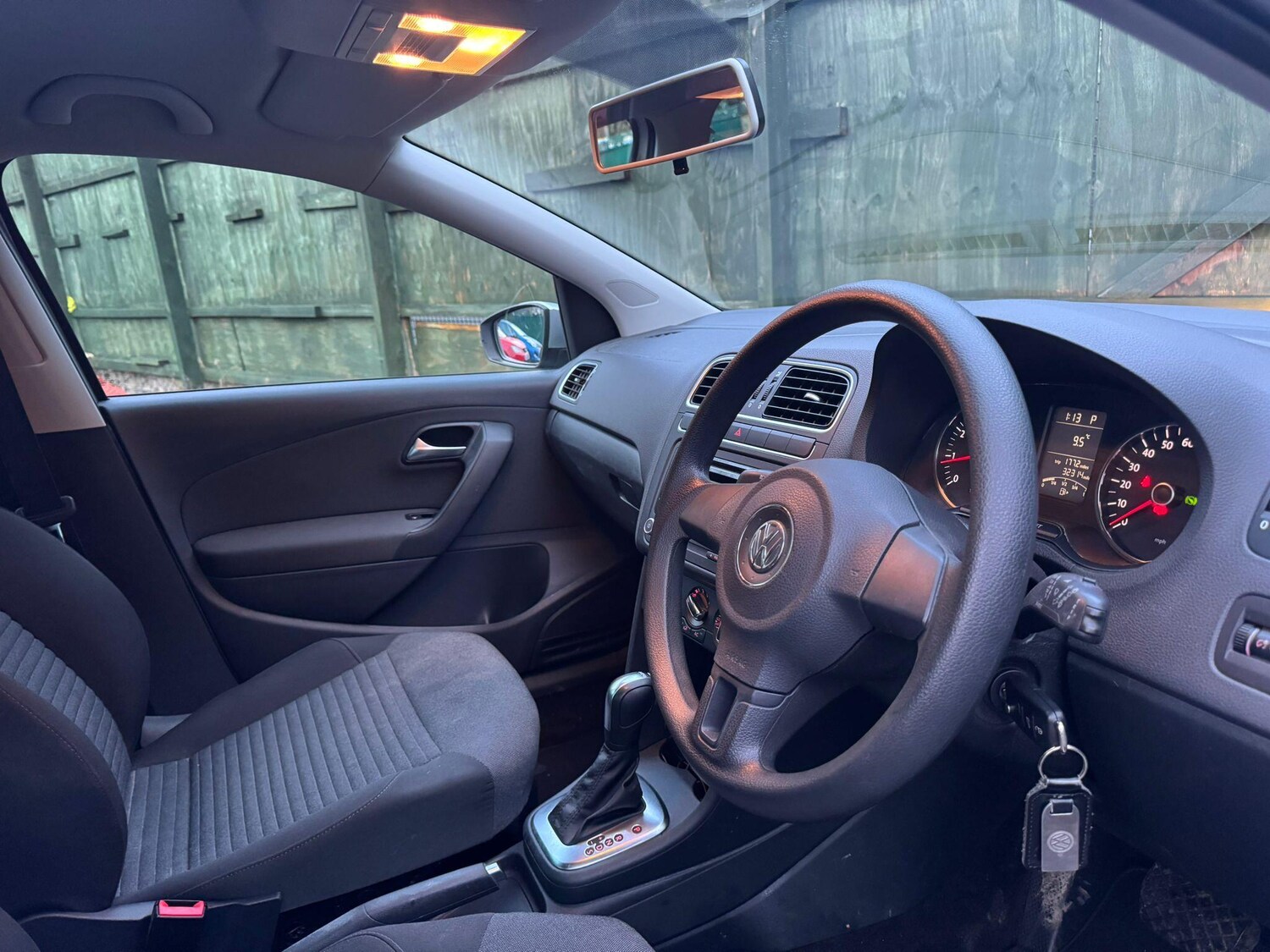 Used Volkswagen Polo 2012 for sale - 77523871: Photo 18