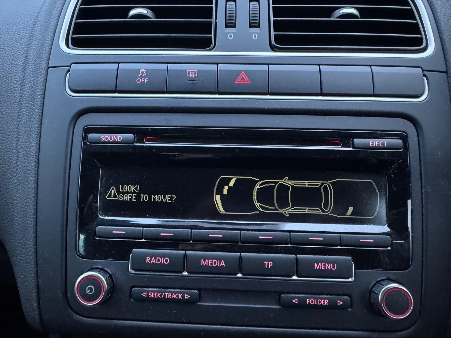 Used Volkswagen Polo 2012 for sale - 77523871: Photo 23