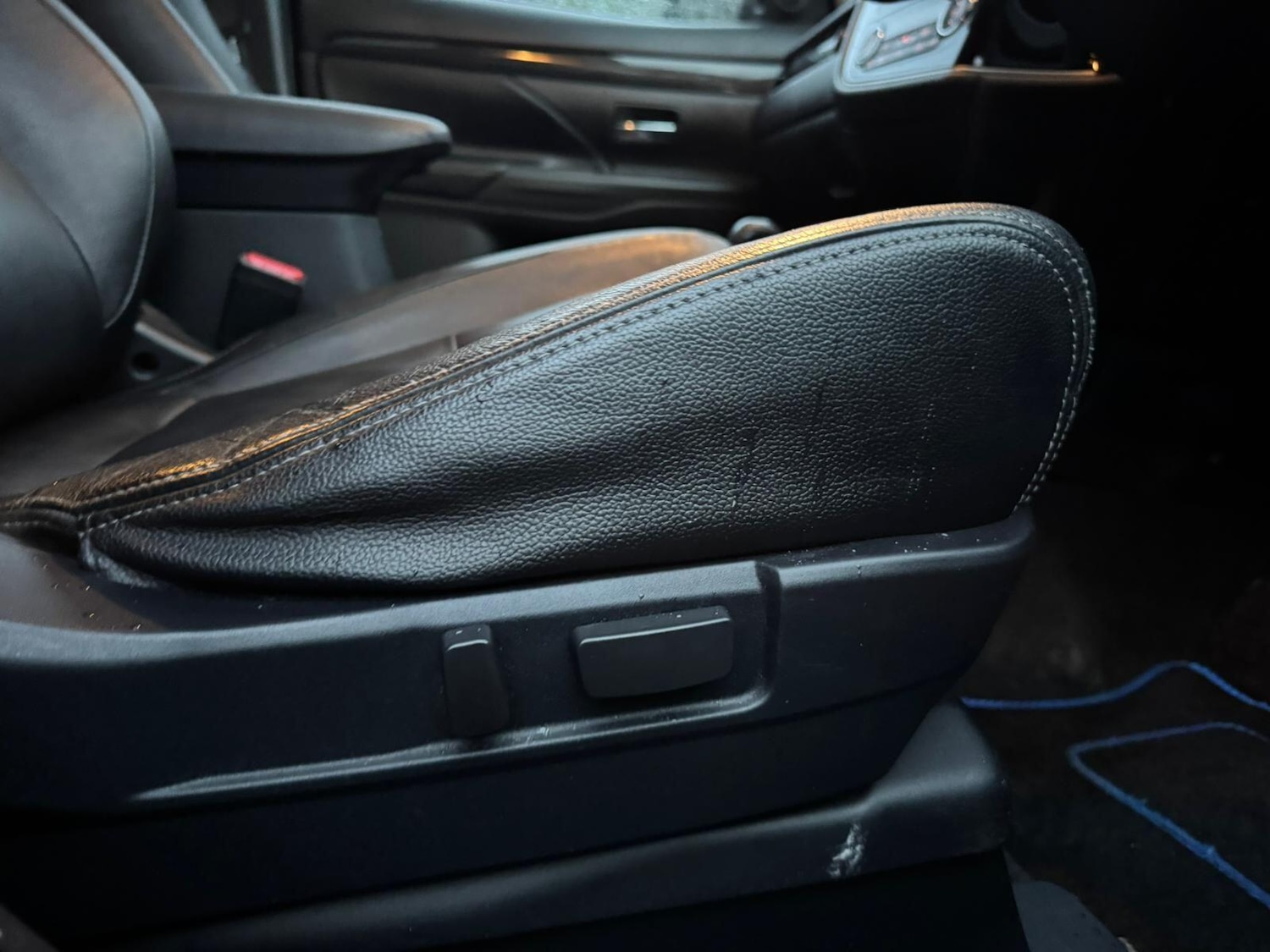 Used Mitsubishi Outlander 2016 for sale - 77626024: Photo 37