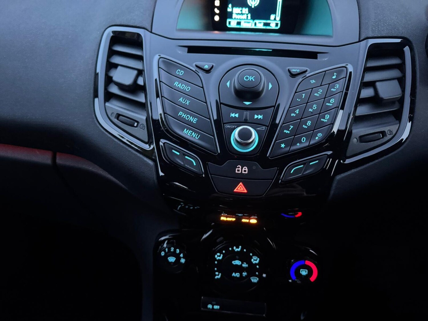 Used Ford Fiesta 2015 for sale - 76425183: Photo 39