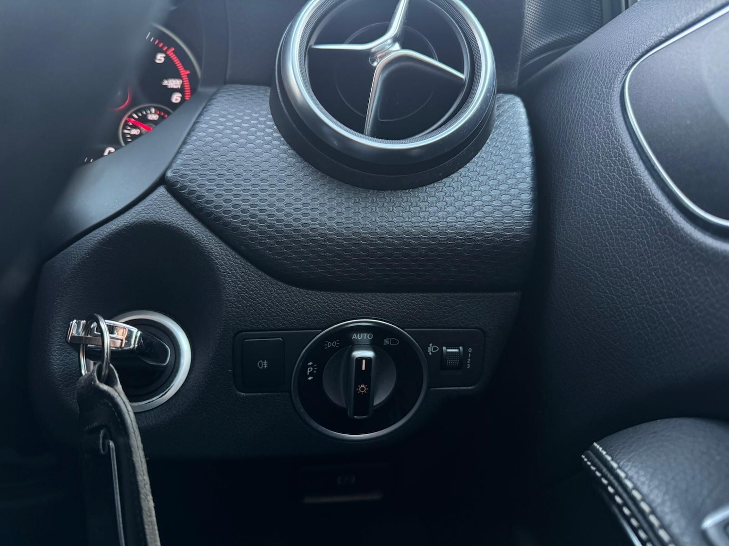 Used Mercedes-Benz A-Class for sale - 77957695: Photo 34