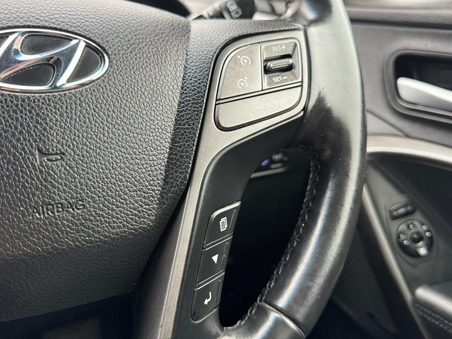 Used Hyundai Santa Fe 2016 for sale - 77625413: Photo 37