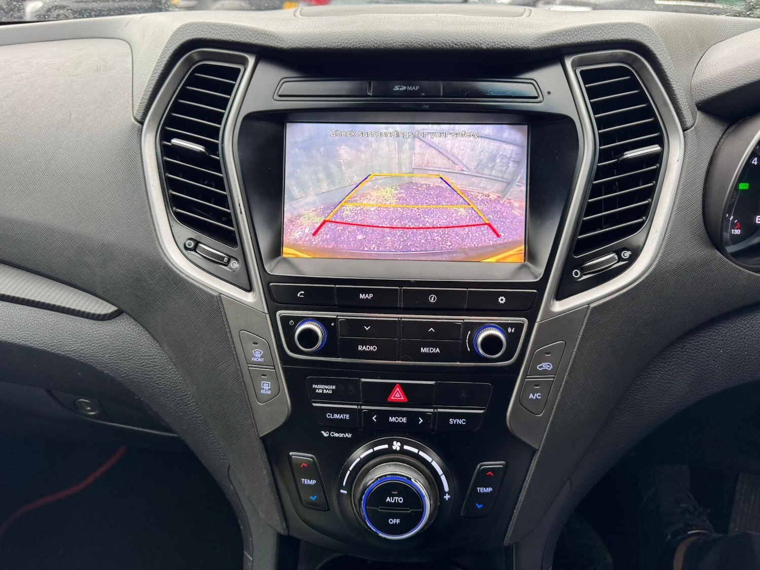 Used Hyundai Santa Fe 2016 for sale - 77625413: Photo 41