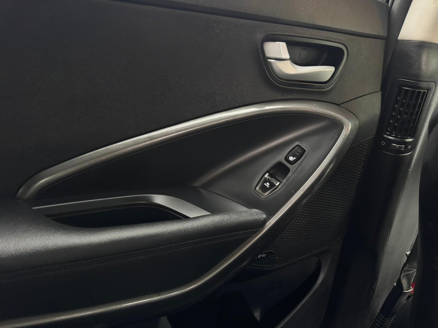 Used Hyundai Santa Fe 2016 for sale - 77625413: Photo 58