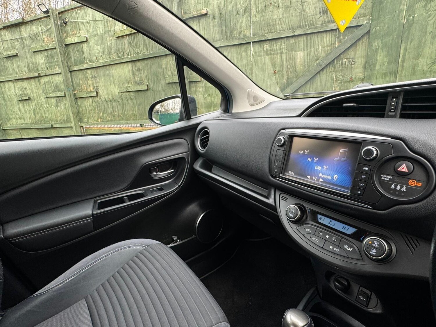 Used Toyota Yaris 2015 for sale - 77484041: Photo 22